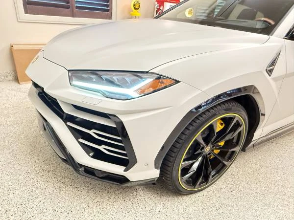 2019 Lamborghini Urus - Image 2 of 19