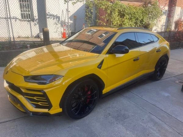 2019 Lamborghini Urus - Image 2 of 21