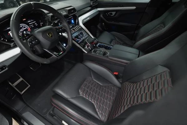 2020 Lamborghini Urus - Image 8 of 10