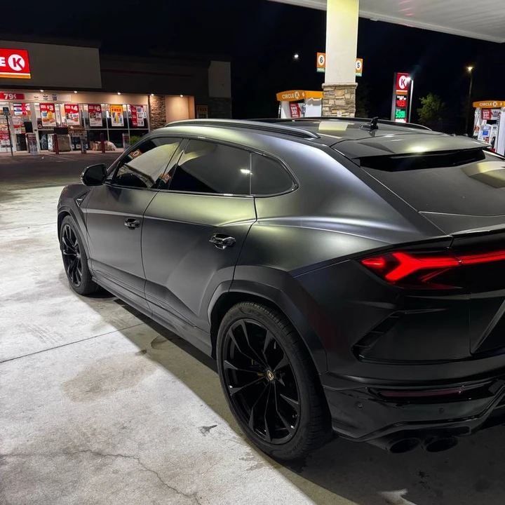 2019 Lamborghini Urus - Image 2 of 8