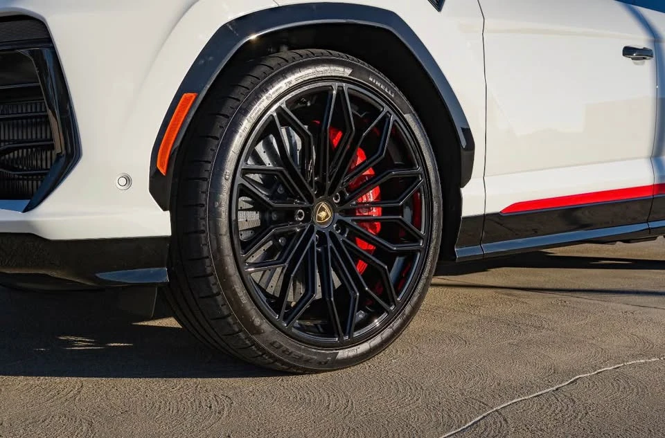 2025 Lamborghini Urus SE - Image 3 of 6