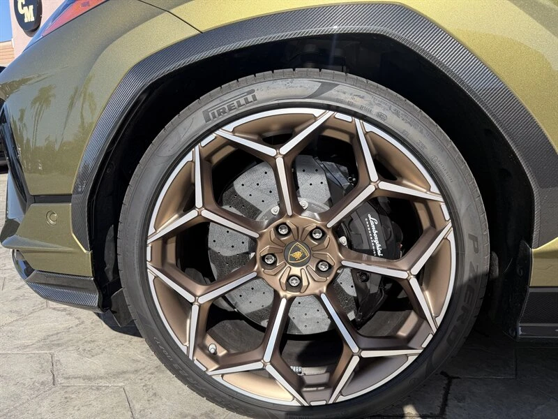 2024 Lamborghini Urus SE - Image 12 of 23