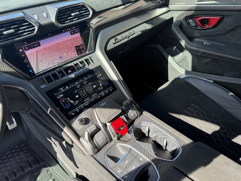 2024 Lamborghini Urus SE - Image 18 of 23