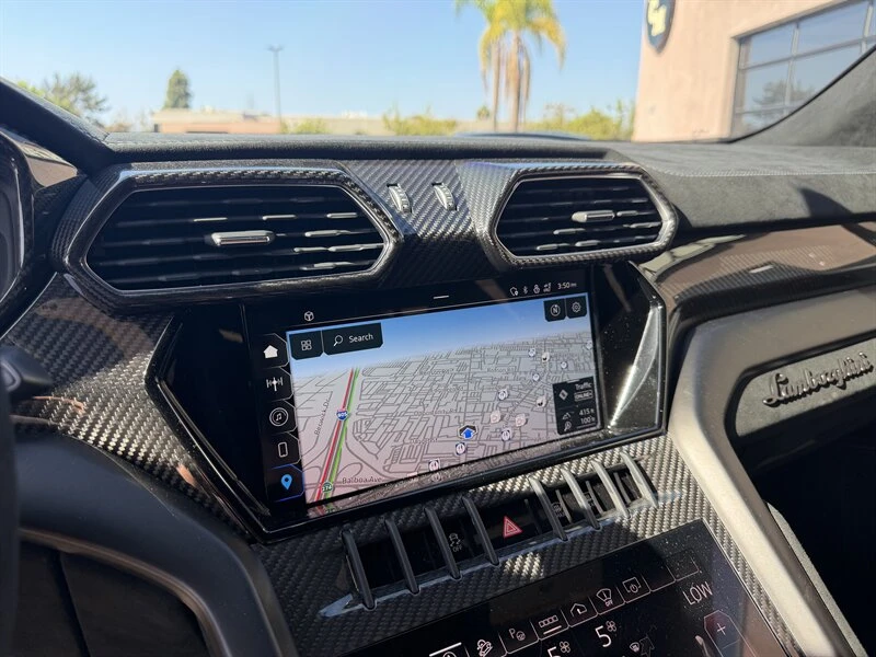 2024 Lamborghini Urus SE - Image 19 of 23