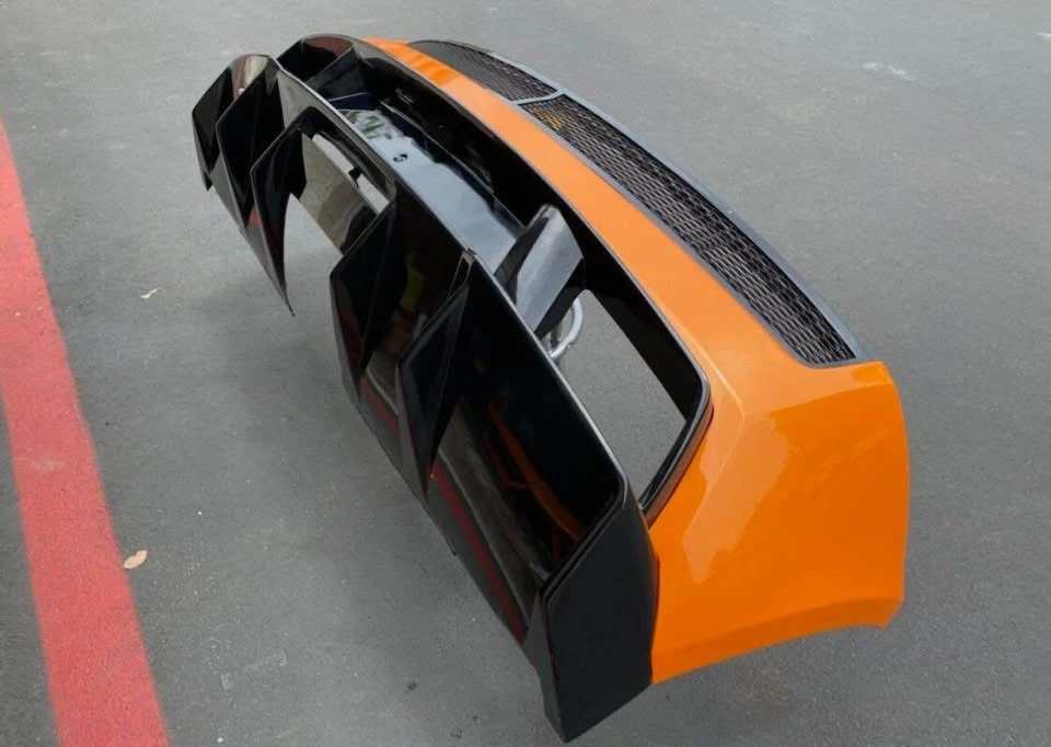 2004 Parts & Memorabilia Bodywork - Image 2 of 10