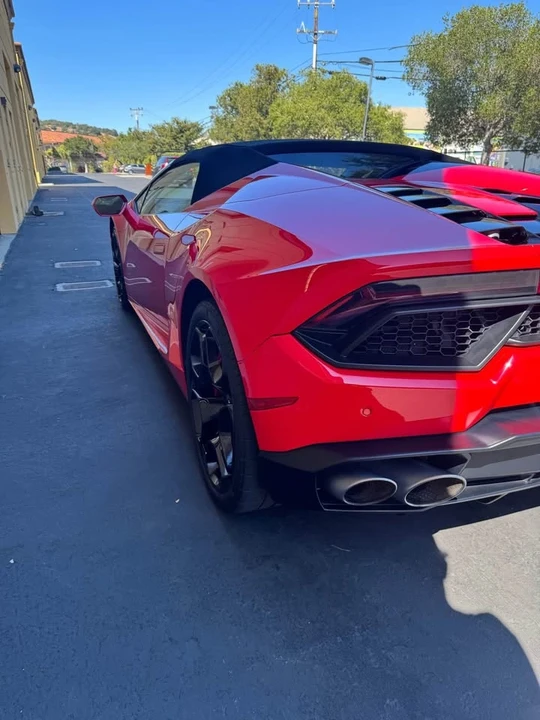 2017 Lamborghini Huracan LP580-2 - Image 2 of 10