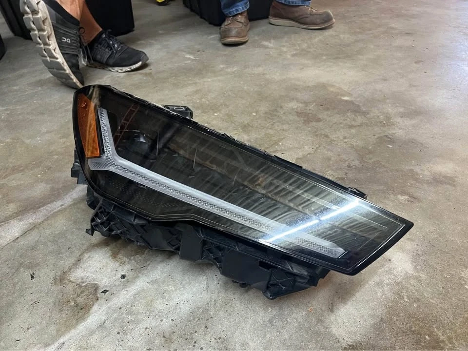 Parts & Memorabilia Bodywork - Image 2 of 4