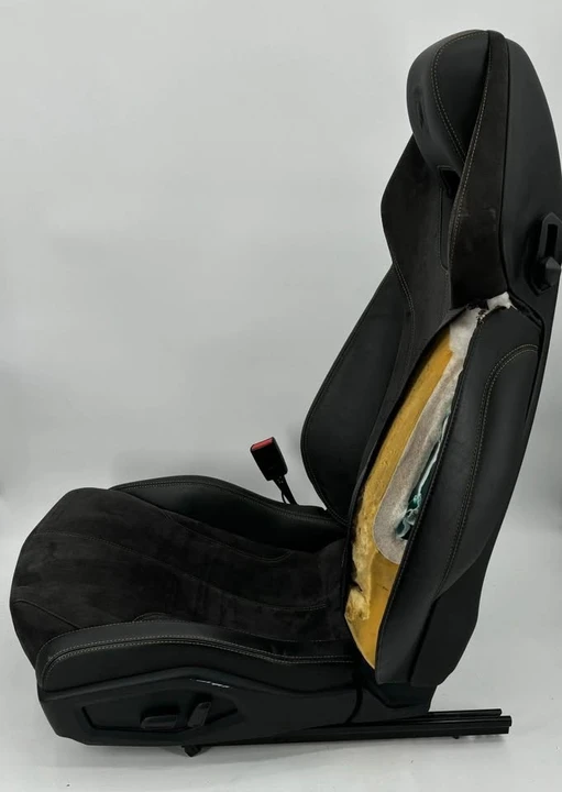 Parts & Memorabilia Seats & Interior - Image 8 of 10