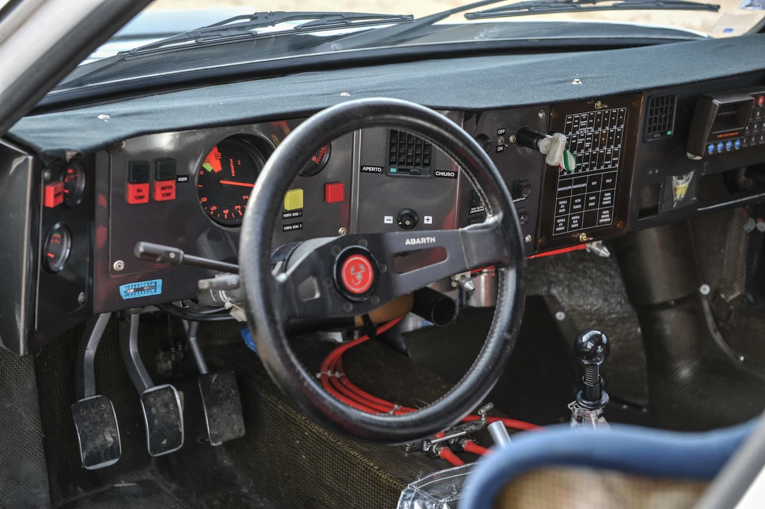 Lancia Delta 1st Gen - Image 28 of 31