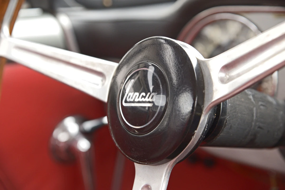 Lancia Flaminia - Image 25 of 26