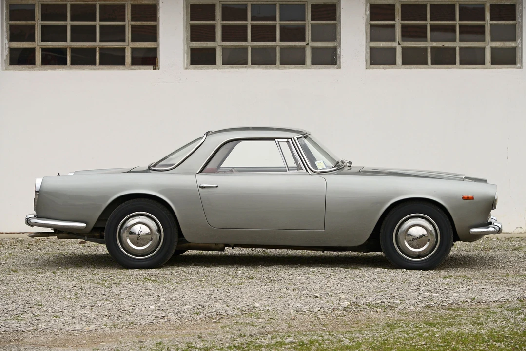 Lancia Flaminia - Image 3 of 26