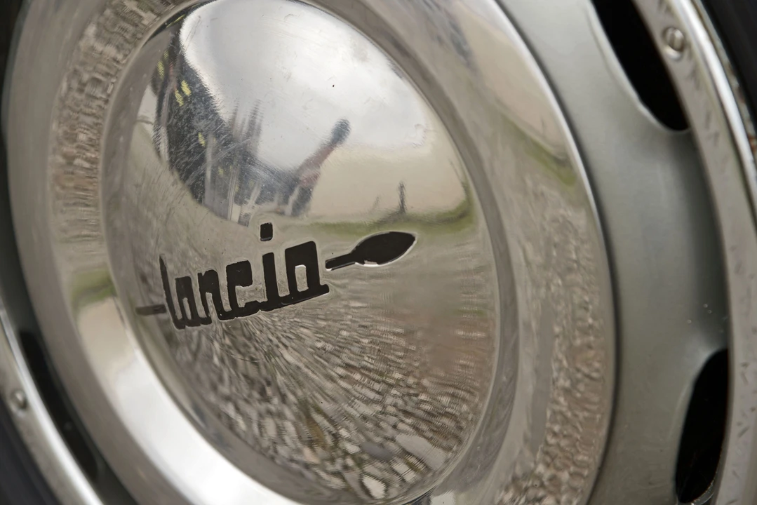 Lancia Flaminia - Image 23 of 26
