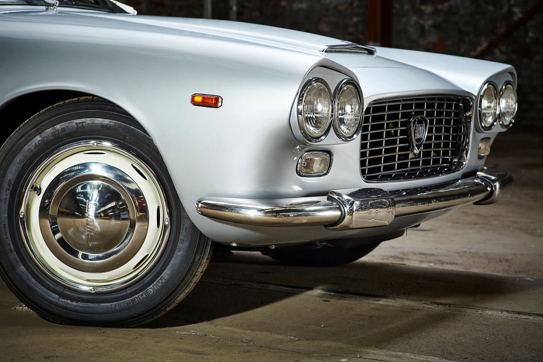Lancia Flaminia - Image 10 of 11
