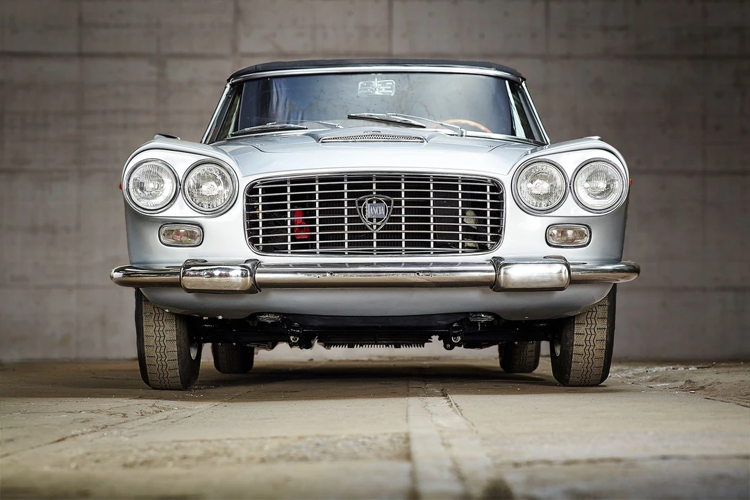 Lancia Flaminia - Image 5 of 11