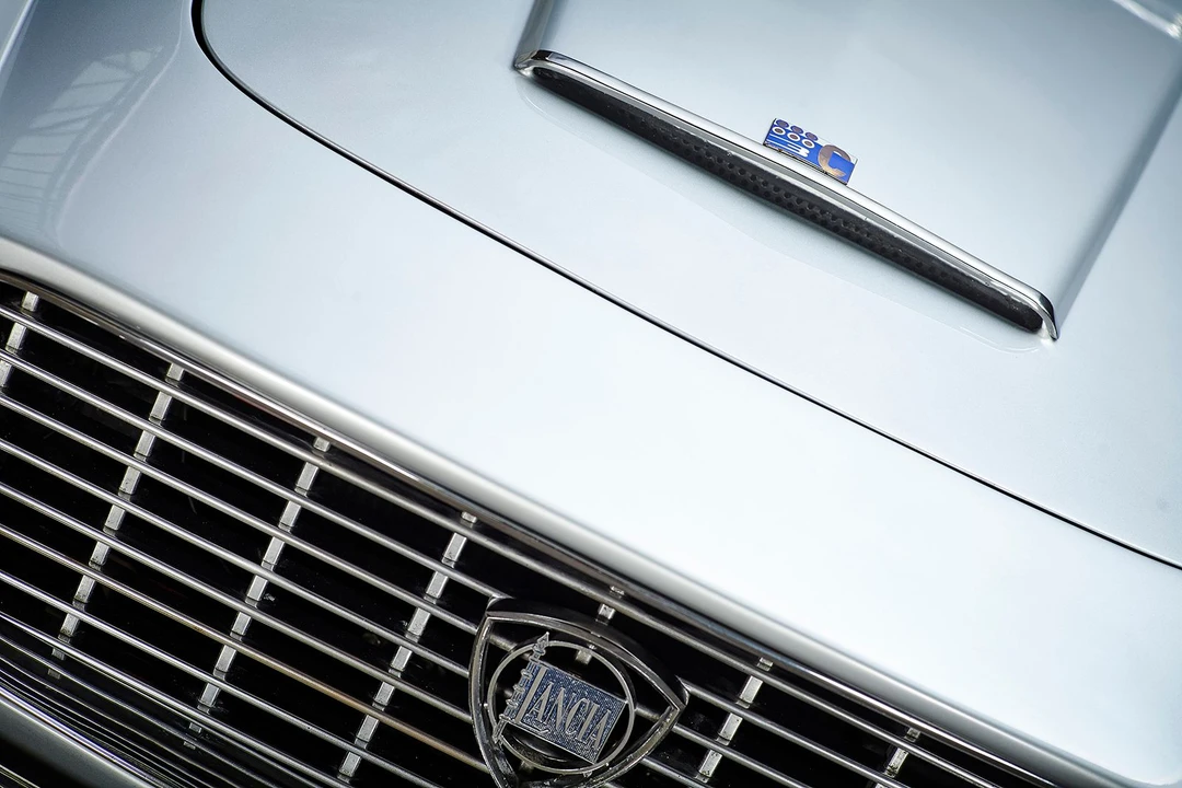Lancia Flaminia - Image 11 of 11
