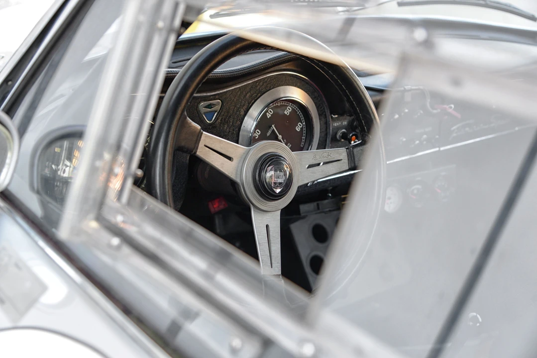 Lancia Flaminia - Image 21 of 21