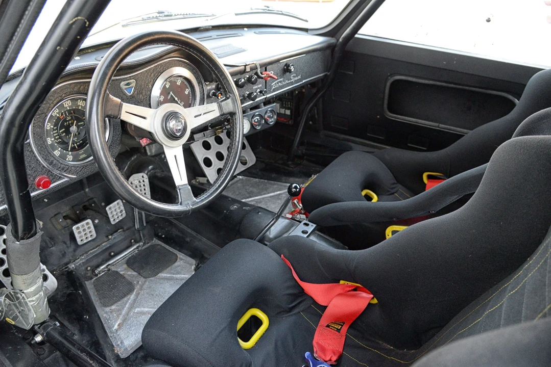 Lancia Flaminia - Image 15 of 21