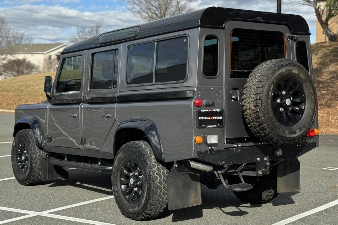 Land Rover Defender 110 - Image 2 of 8