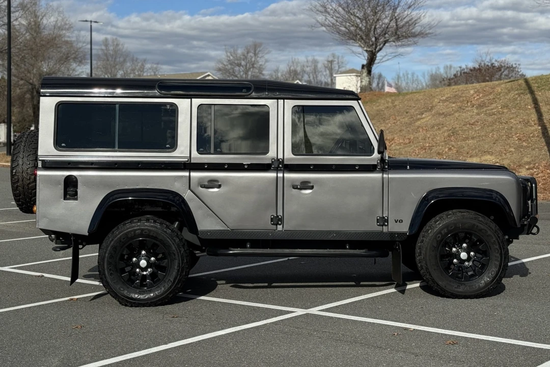 Land Rover Defender 110 - Image 3 of 8