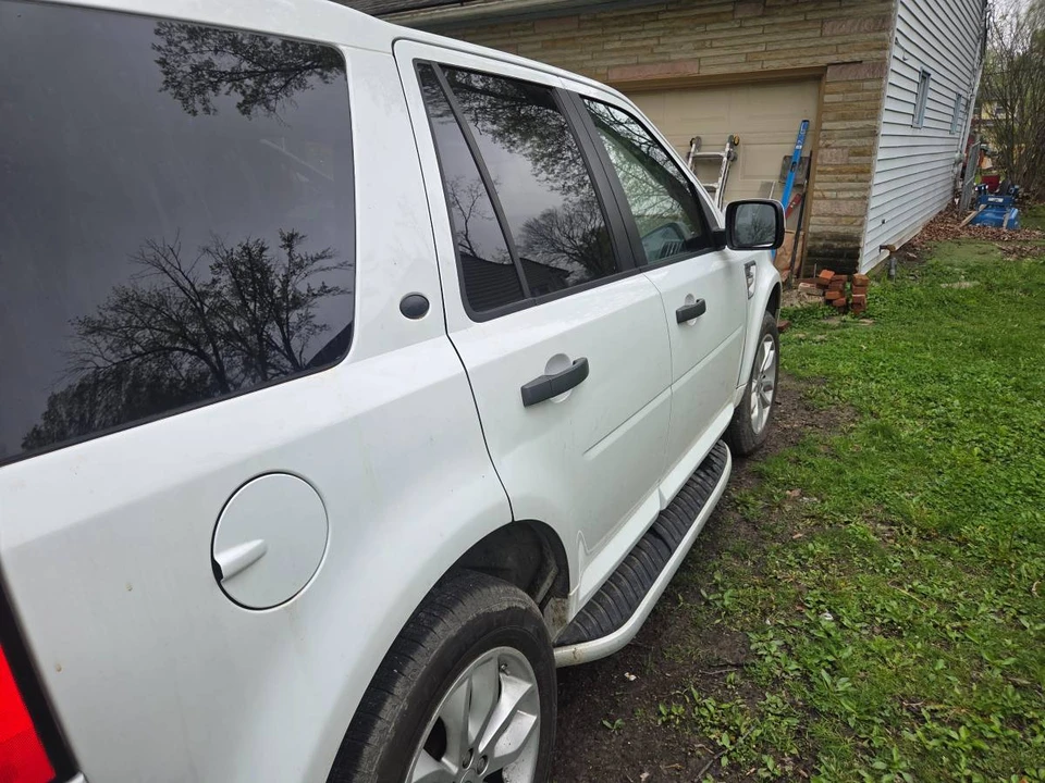 2011 Land Rover Freelander - Image 4 of 9