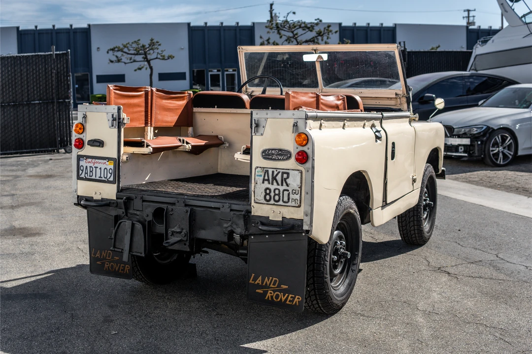 Land Rover Series II/IIA 88 - Image 14 of 31
