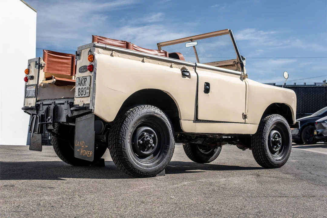 Land Rover Series II/IIA 88 - Image 16 of 31
