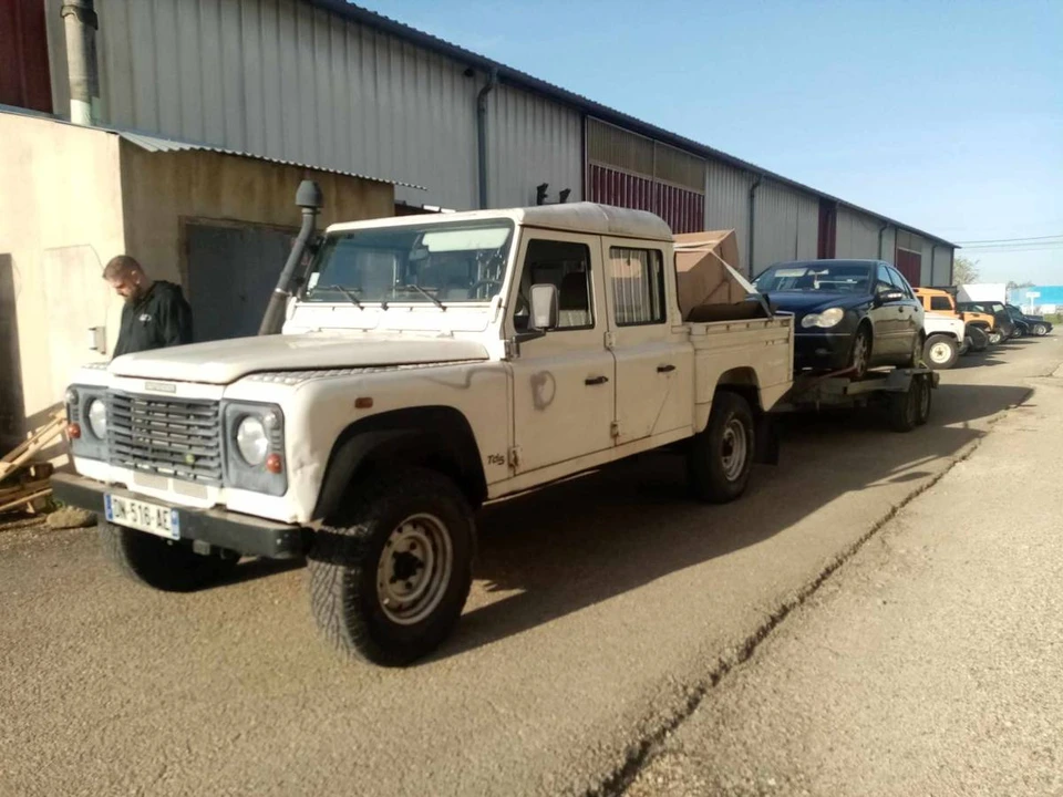 2003 Land Rover Defender 110 - Image 17 of 19