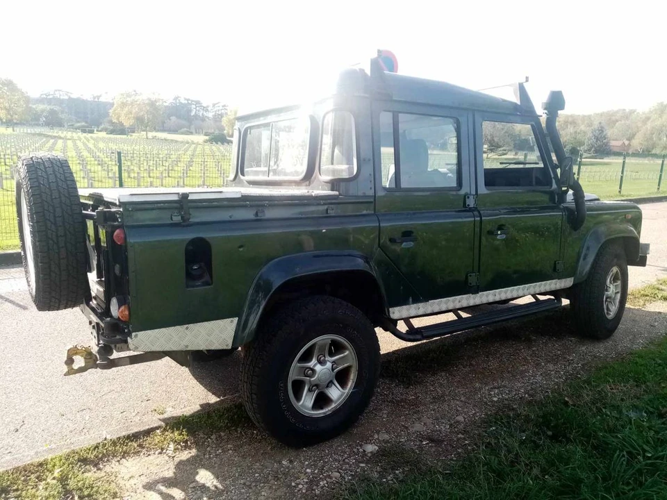 2003 Land Rover Defender 110 - Image 11 of 19