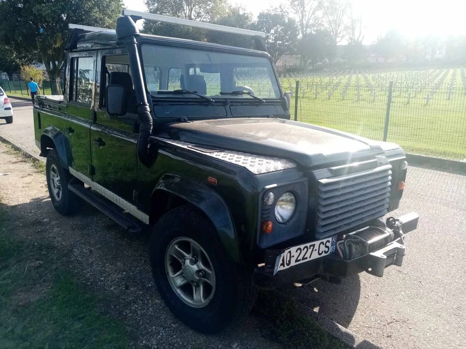 2002 Land Rover Defender 110 - Image 18 of 20