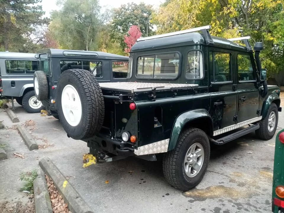 2002 Land Rover Defender 110 - Image 6 of 20