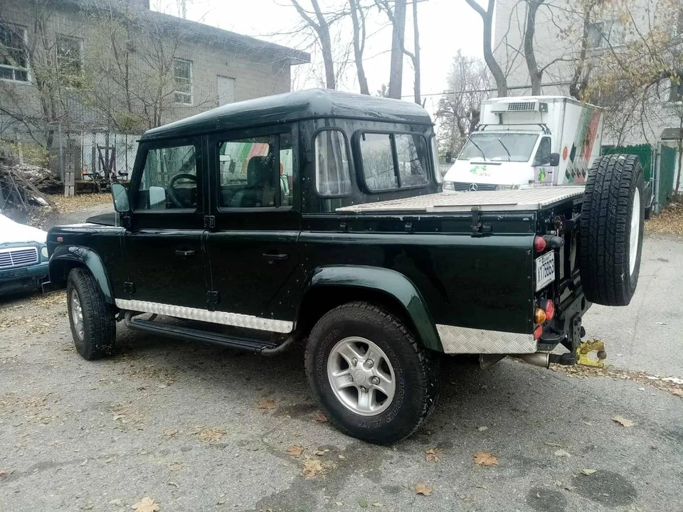 2002 Land Rover Defender 110 - Image 4 of 20