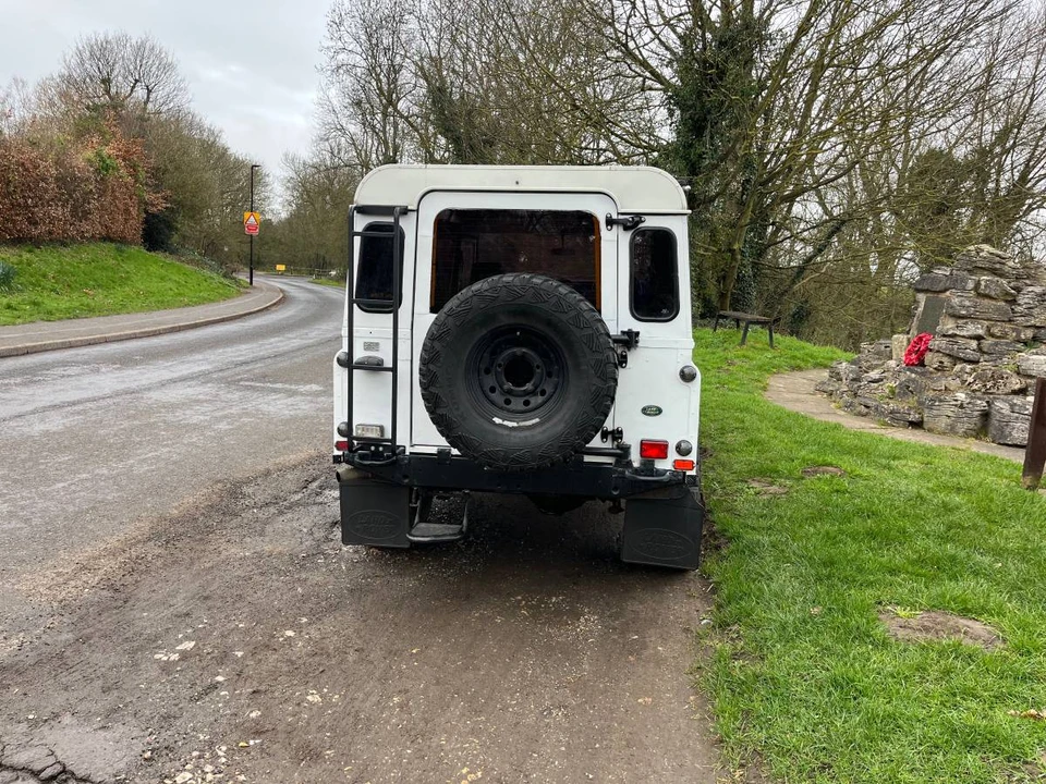 1991 Land Rover Defender 110 - Image 3 of 20
