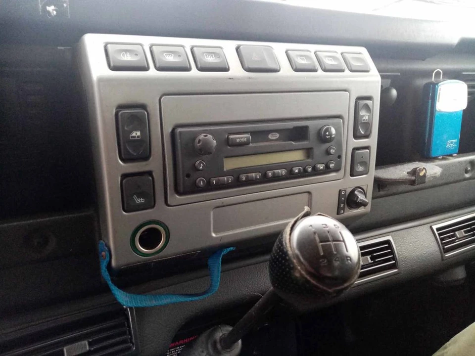 2003 Land Rover Defender 110 - Image 8 of 10