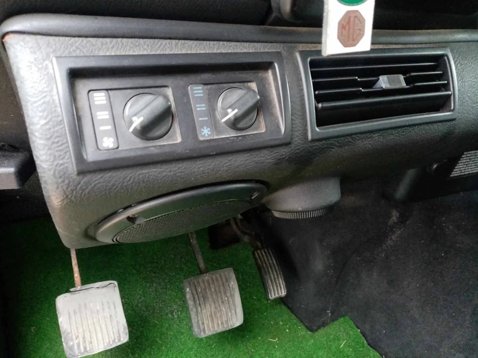 2003 Land Rover Defender 110 - Image 4 of 10