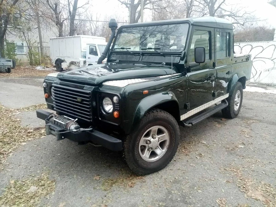 2002 Land Rover Defender 110 - Image 4 of 21