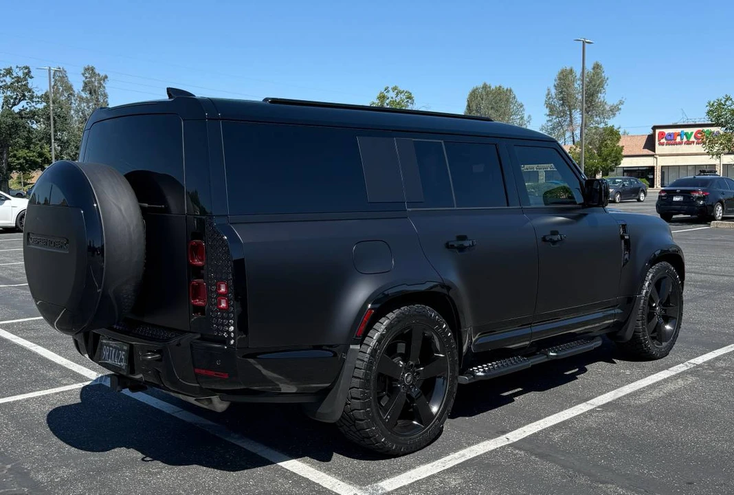 2025 Land Rover Defender L663 - Image 8 of 9
