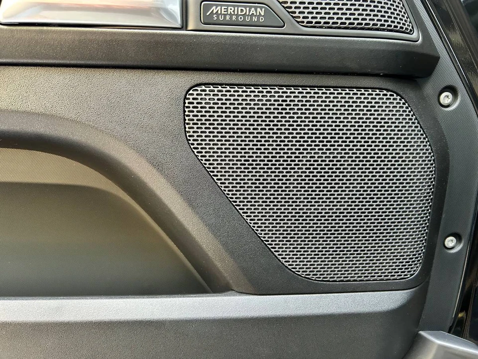 2023 Land Rover Defender V8 - Image 19 of 21