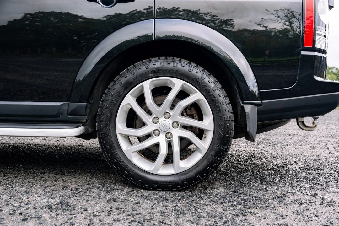 2016 Land Rover Discovery 4th Gen - Image 29 of 30