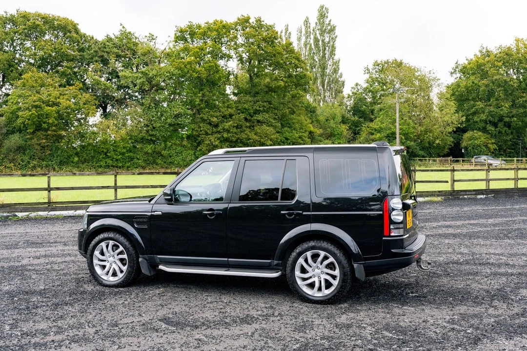 2016 Land Rover Discovery 4th Gen - Image 10 of 30
