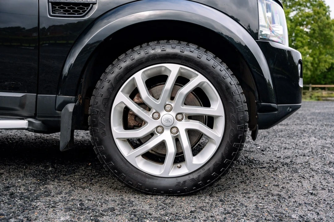 2016 Land Rover Discovery 4th Gen - Image 27 of 30