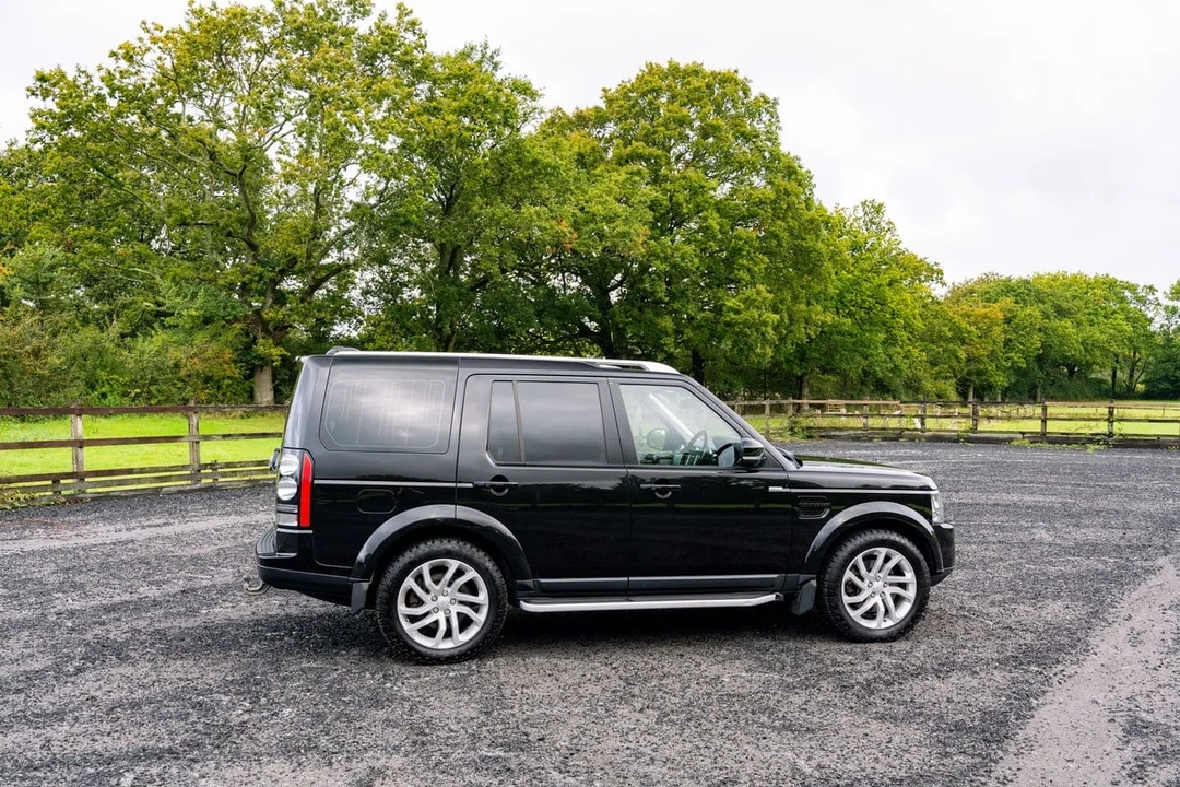 2016 Land Rover Discovery 4th Gen - Image 19 of 30