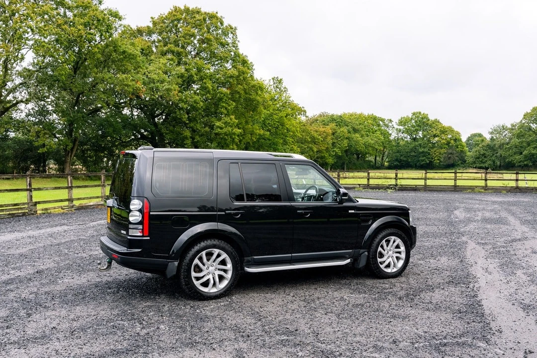 2016 Land Rover Discovery 4th Gen - Image 18 of 30
