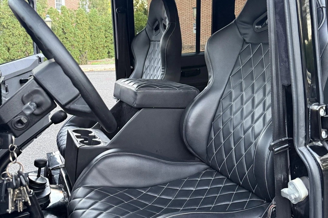 Land Rover Defender 110 - Image 4 of 8