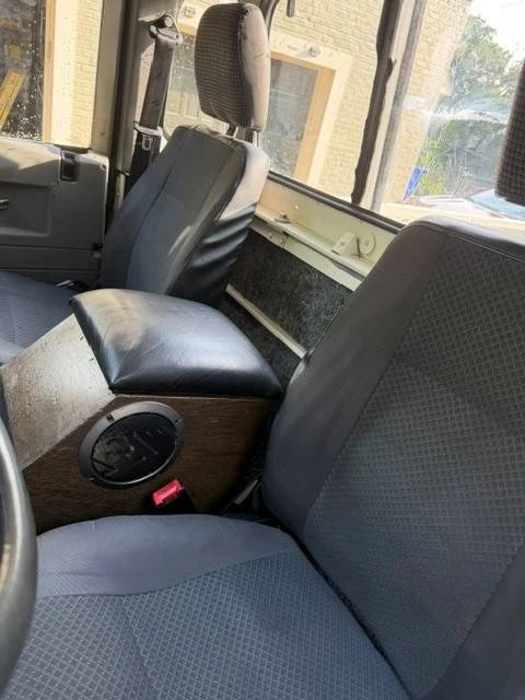 1998 Land Rover Defender 110 - Image 6 of 8