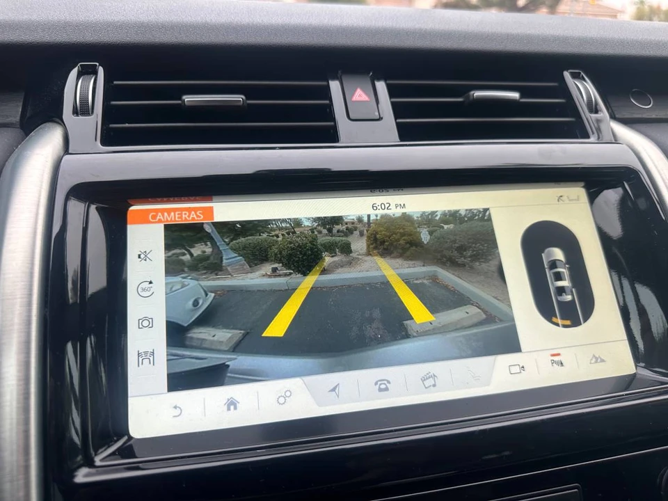 2017 Land Rover Discovery 5th Gen - Image 6 of 15