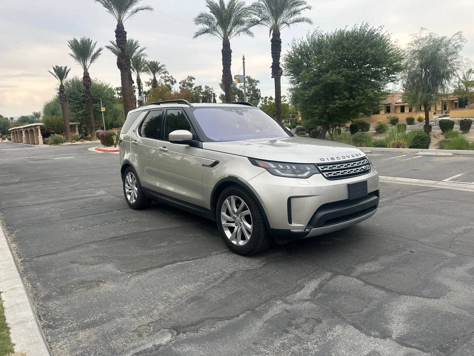 2017 Land Rover Discovery 5th Gen - Image 2 of 15