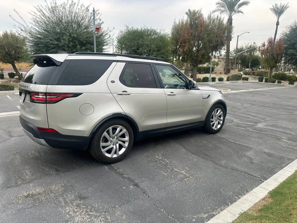 2017 Land Rover Discovery 5th Gen - Image 5 of 15
