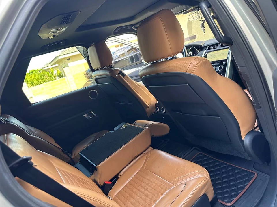 2017 Land Rover Discovery 5th Gen - Image 11 of 15