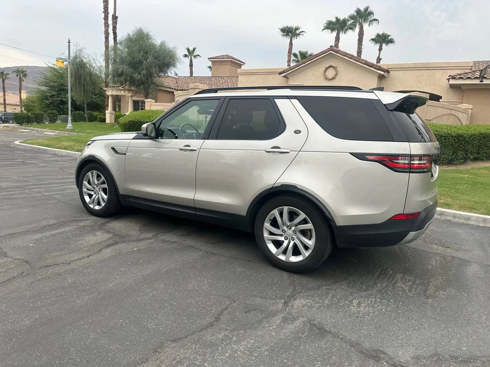 2017 Land Rover Discovery 5th Gen - Image 4 of 15