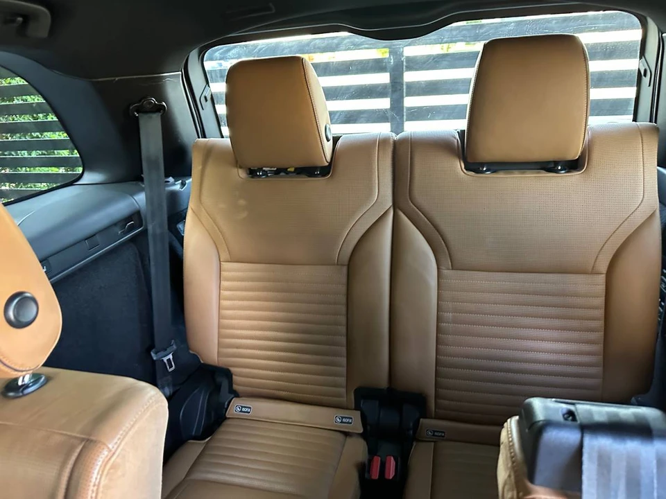2017 Land Rover Discovery 5th Gen - Image 13 of 15